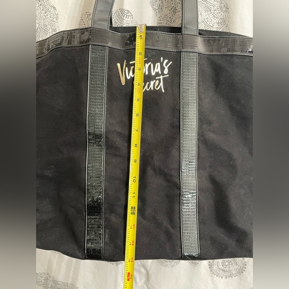 Large Victoria Secret tote bag black w sequins great condition - Picture 3 of 8